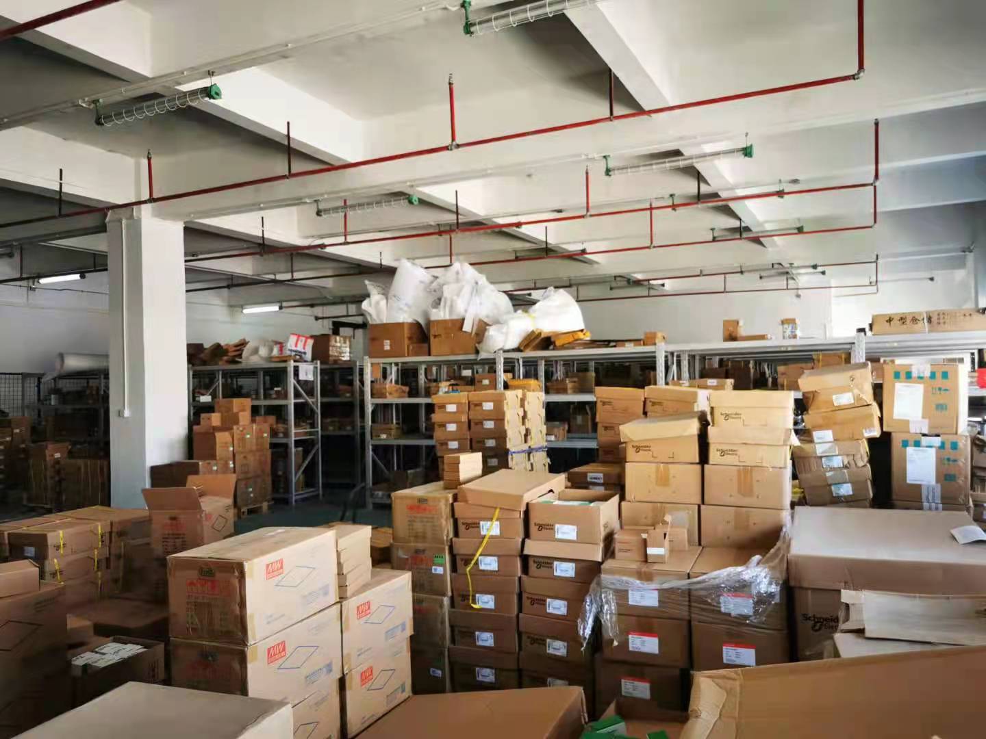 仓库2.jpg